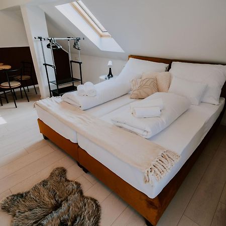 Maison De Luxe Szeged Ngoại thất bức ảnh