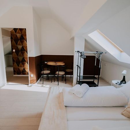 Maison De Luxe Szeged Ngoại thất bức ảnh