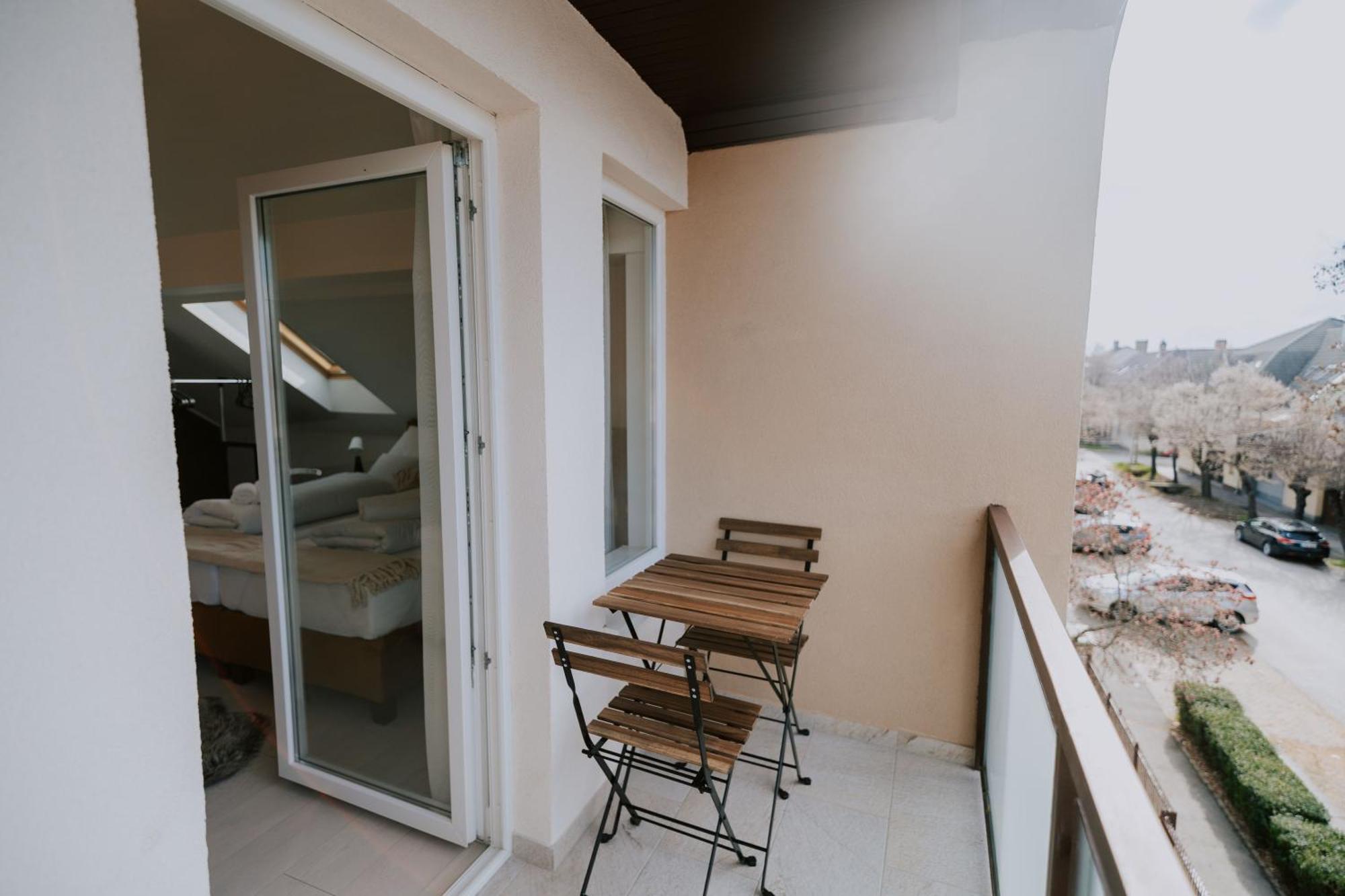 Maison De Luxe Szeged Ngoại thất bức ảnh