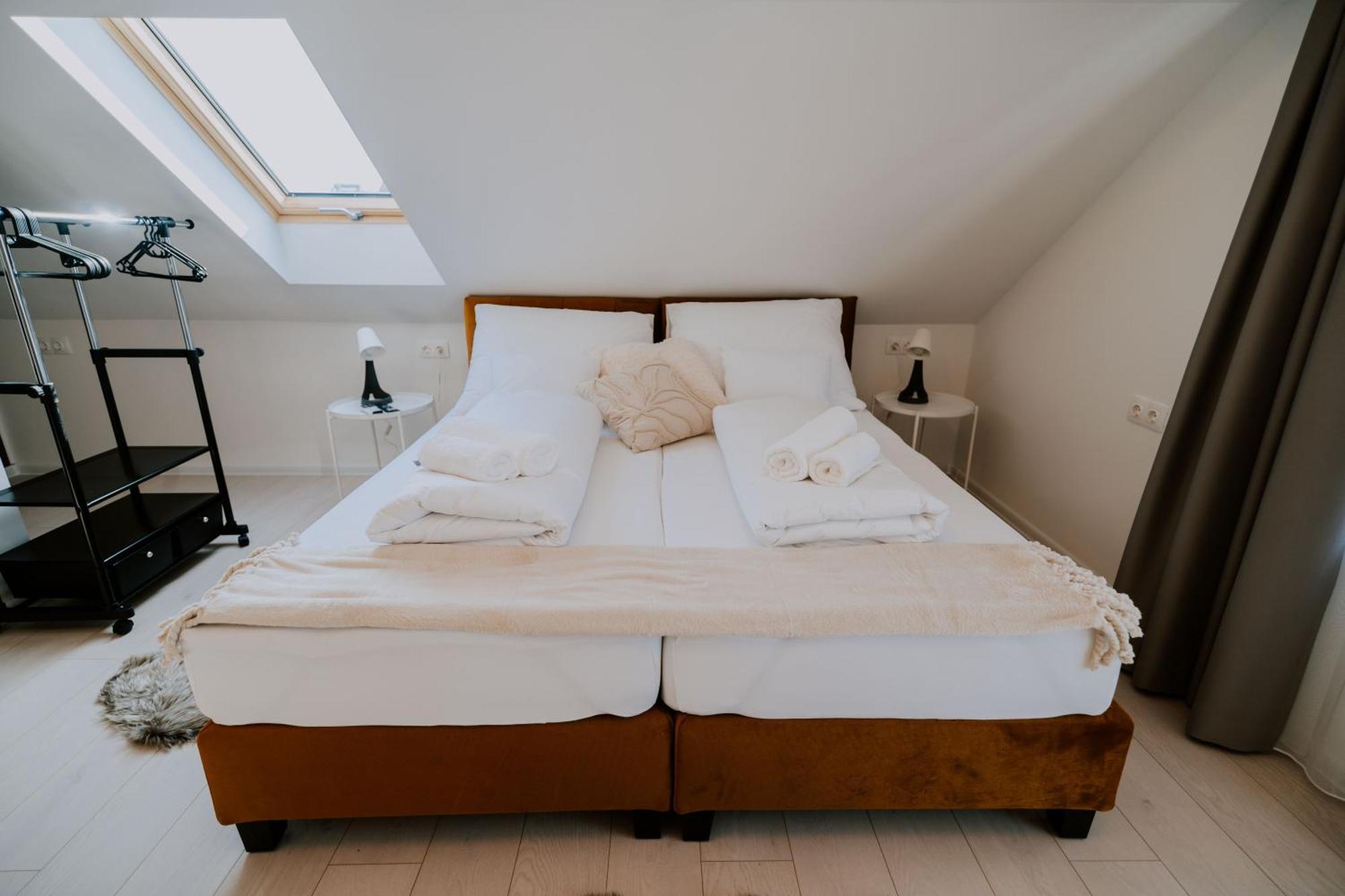Maison De Luxe Szeged Ngoại thất bức ảnh