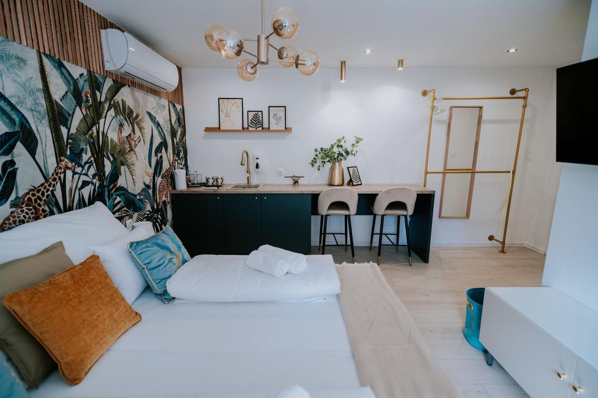 Maison De Luxe Szeged Ngoại thất bức ảnh