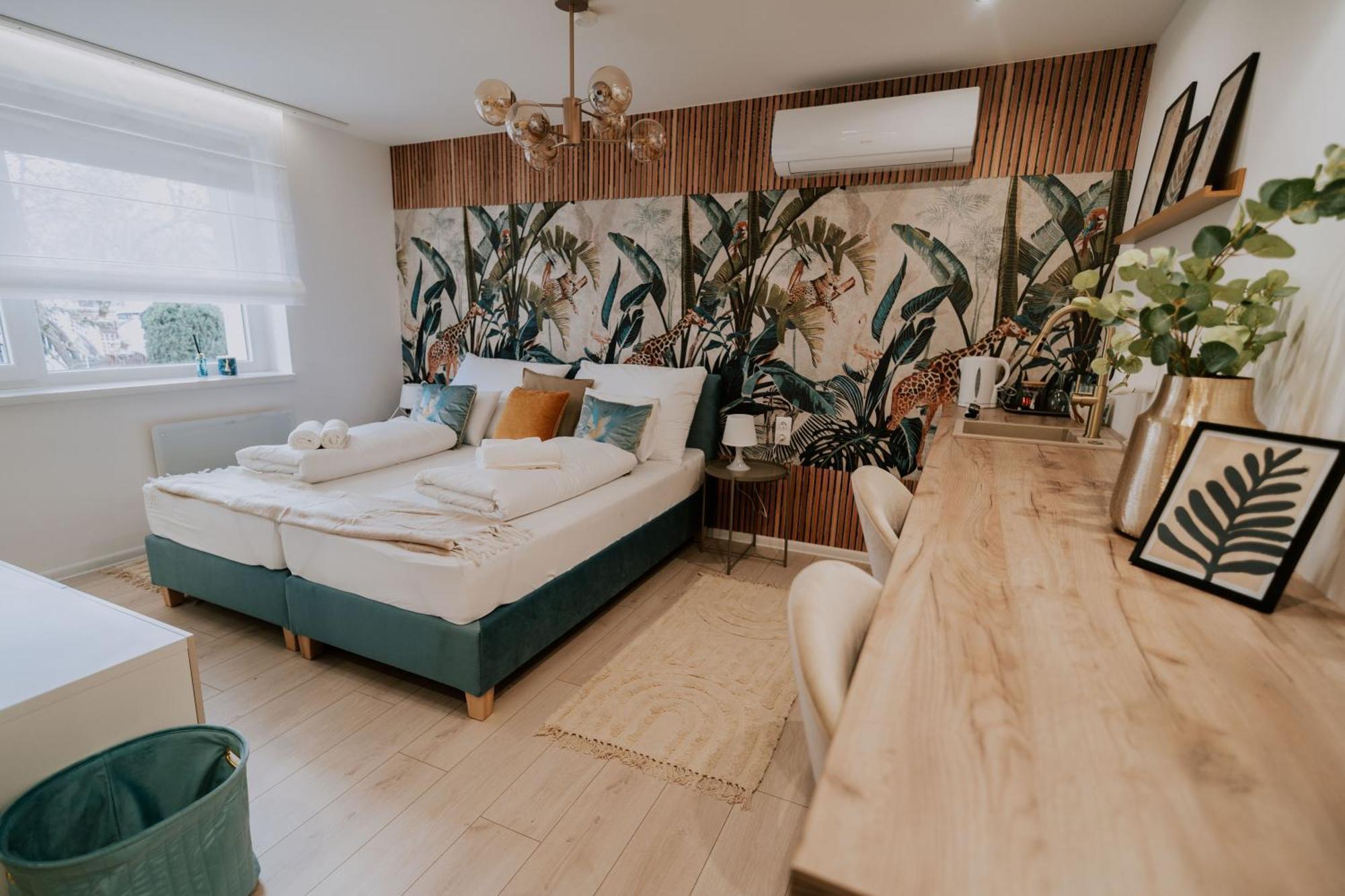 Maison De Luxe Szeged Ngoại thất bức ảnh