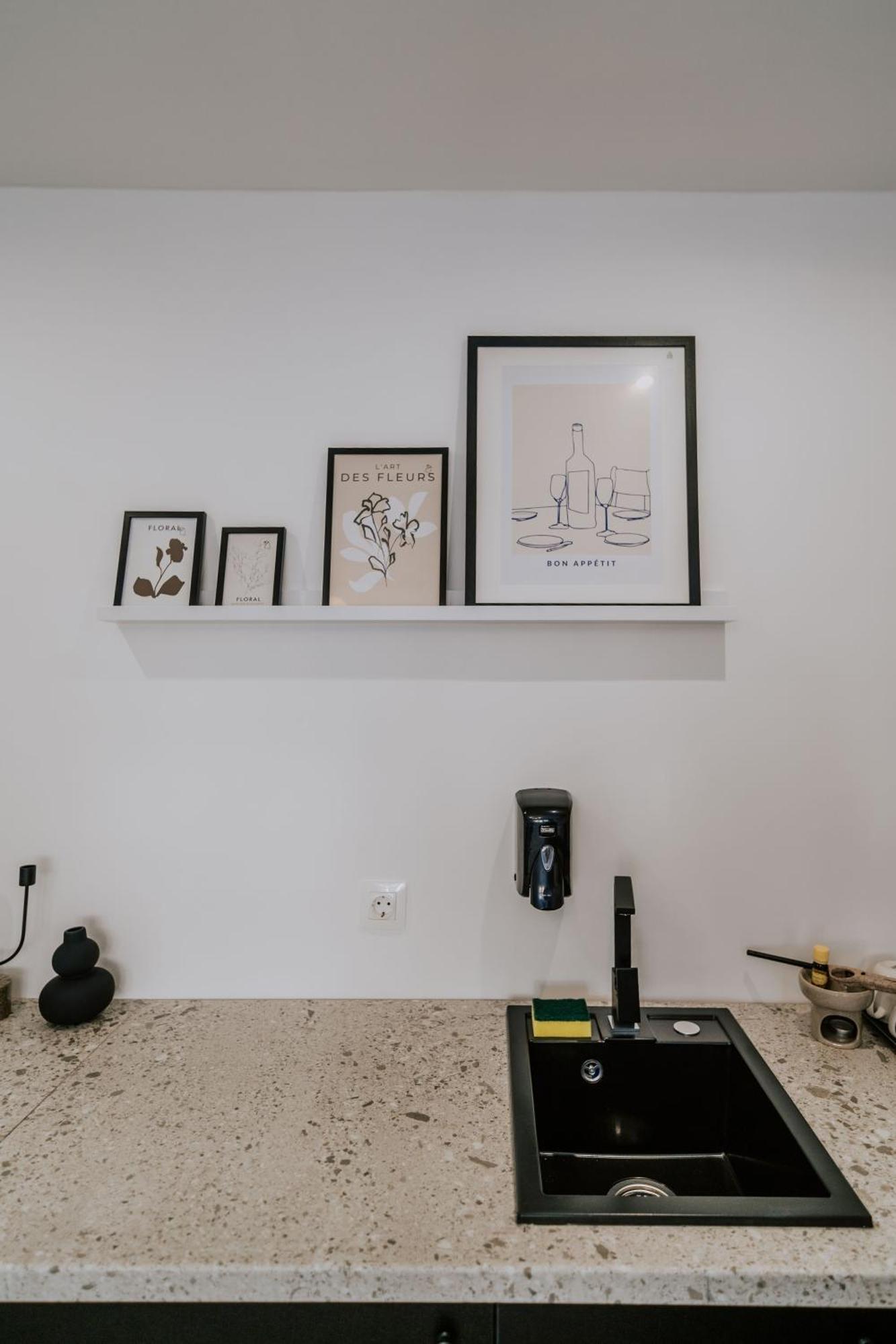 Maison De Luxe Szeged Ngoại thất bức ảnh