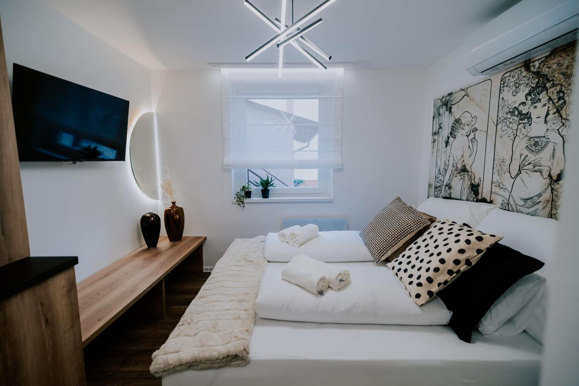 Maison De Luxe Szeged Ngoại thất bức ảnh